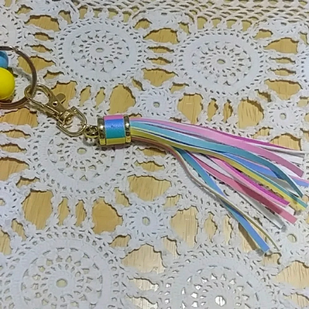 Cute clunky stretch bracelet keyring with tassel